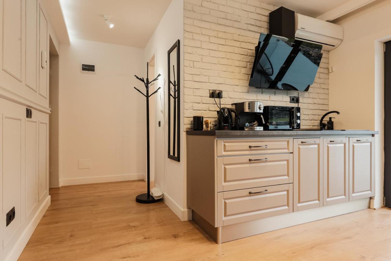 Aparthotel Nest Inn Meteor Клуж-Напока Экстерьер фото